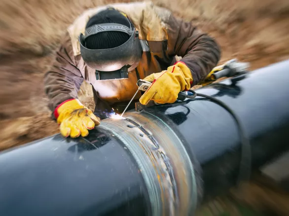 Welding works on gas pipeline
