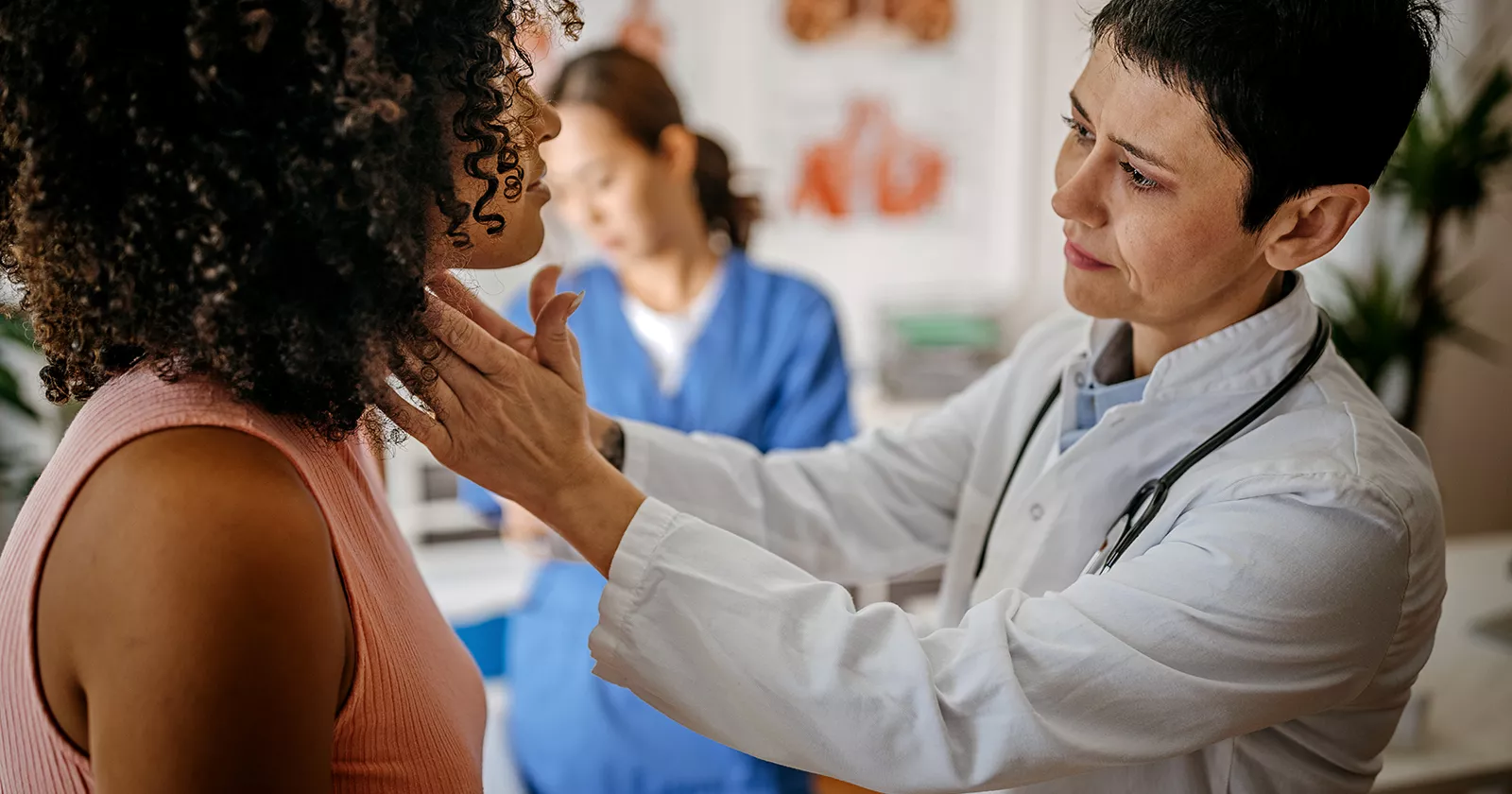 Patient examination. Exponent provides scientific research and support for Health Sciences, pharmaceuticals, medical technologies.