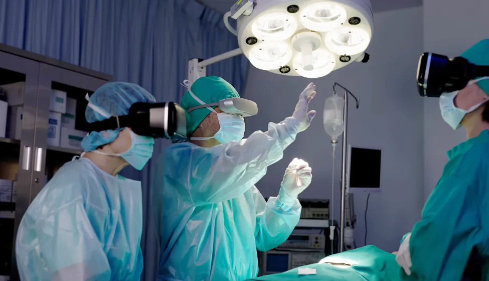 Doctors using VR headsets